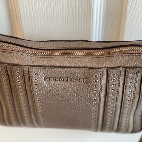 Michael KORS jet set medium crossbody bag 10 by 7 inches genuine leather clean - Picture 6 of 10